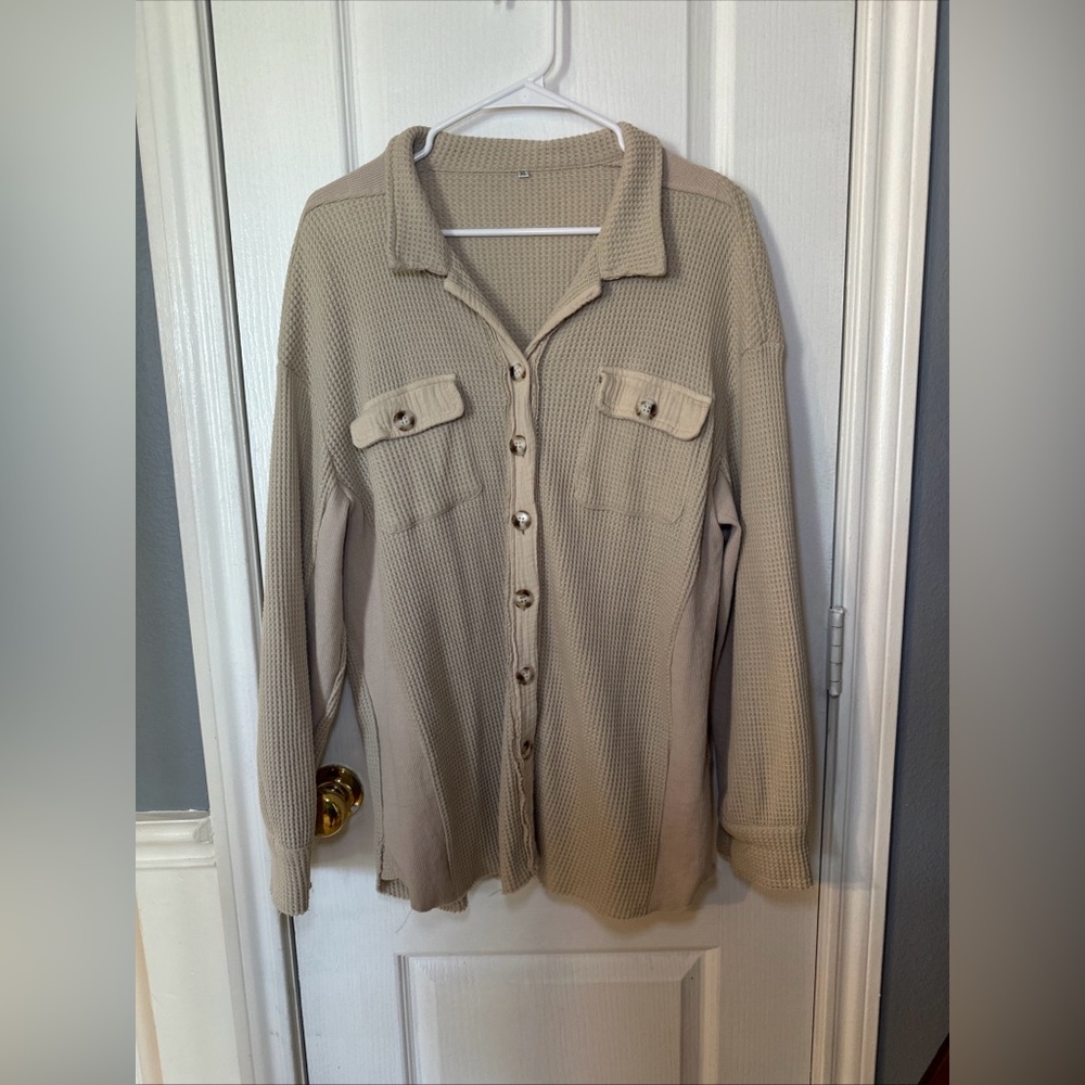 Waffle Knit Button Front Oversized Shirt‎ Size Small Long Sleeve Relaxed Neutral